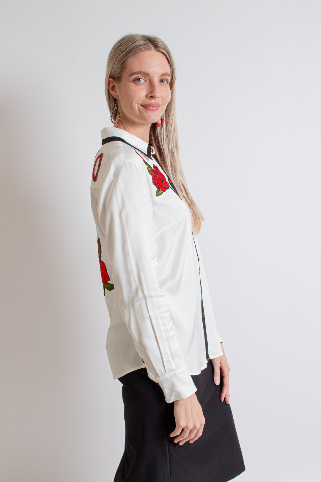 treatürself Rose accent shirt blouse Rose accent shirt blouse – Treat Ürself